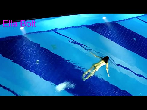 ❤️ Dili ko makahunong sa pagtan-aw, ang batan-ong blonde nasakpan nga naglangoy nga hubo sa ELLA BOLT resort pool ❌ Porn video sa pornograpiya ceb.eviewporn.ru ❌❤